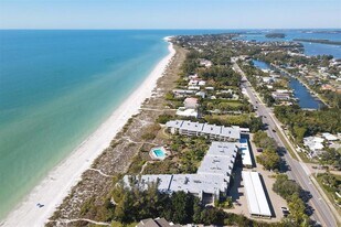 5757 Gulf of Mexico Dr in Longboat Key, FL - Building Photo
