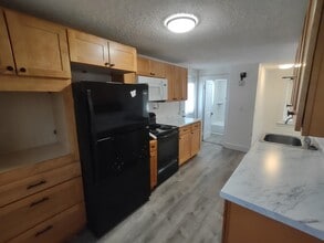 10.5 Palmer St in Claremont, NH - Building Photo - Building Photo