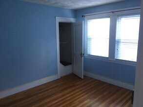43 Glenmont Rd, Unit 2 in Boston, MA - Foto de edificio - Building Photo