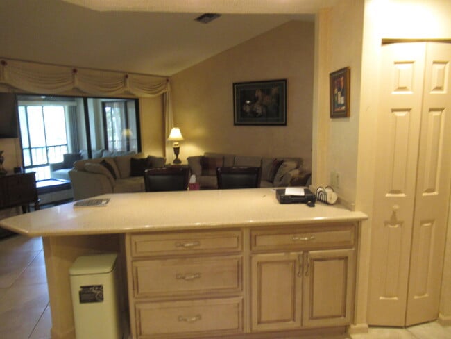 4 Lexington Ln E in Palm Beach Gardens, FL - Building Photo - Building Photo