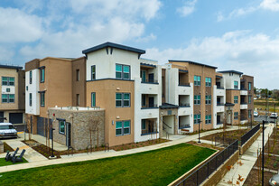 Monamos Terrace Apartments in Murrieta, CA - Building Photo