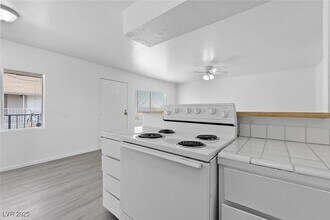 1812 Fulstone Way in Las Vegas, NV - Building Photo - Building Photo