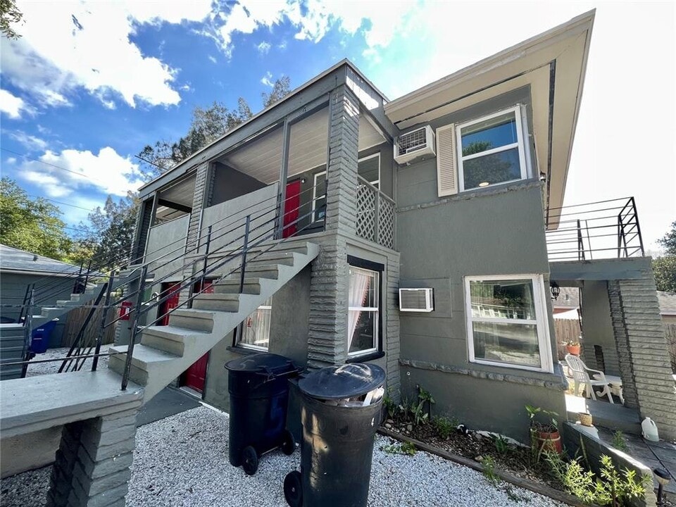 16 N Highland Ave in Clearwater, FL - Building Photo