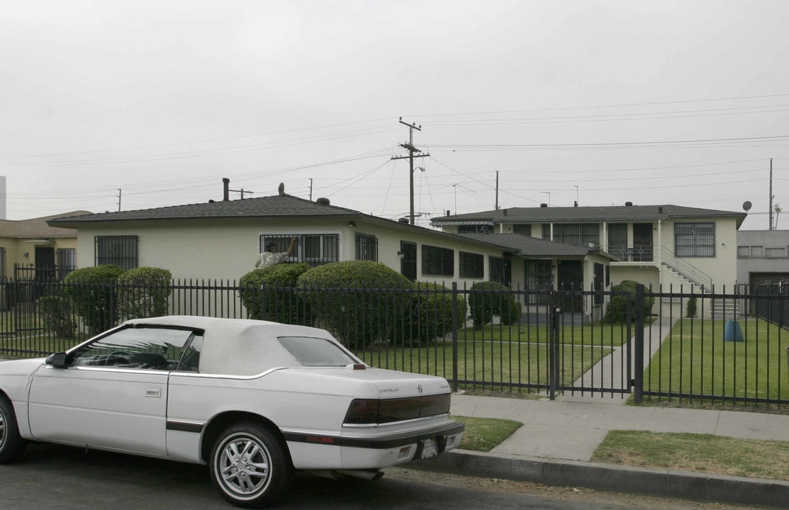 436 W Magnolia St in Compton, CA - Foto de edificio