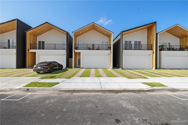 2625 Warbler Ave in McAllen, TX - Foto de edificio - Building Photo