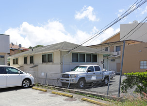 1328 N School St in Honolulu, HI - Building Photo - Building Photo