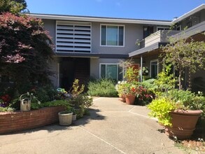 115 Elm St in San Mateo, CA - Building Photo - Building Photo