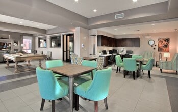 Boulder Pointe in Henderson, NV - Building Photo - Building Photo