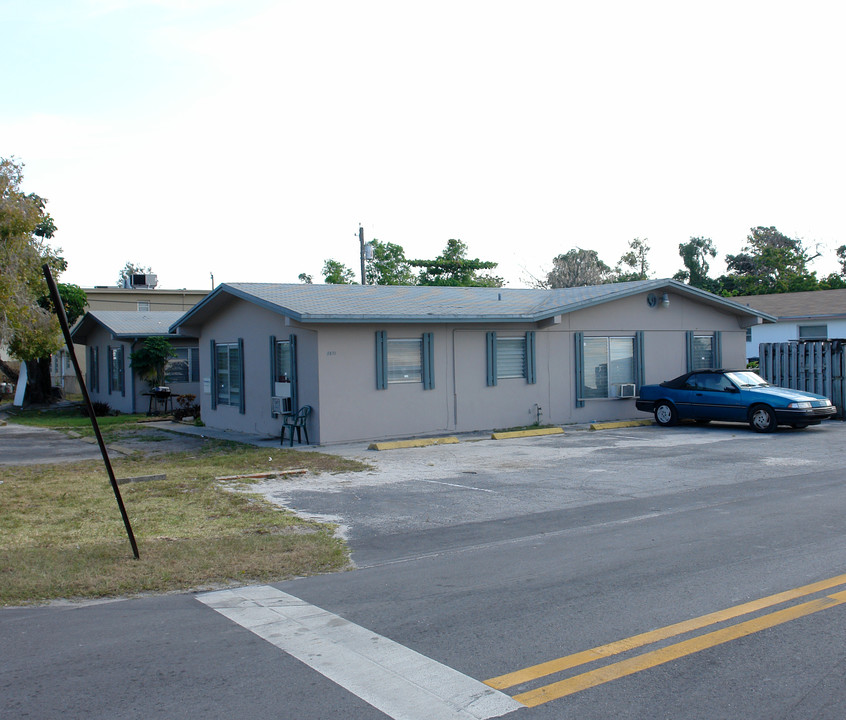 3871 SW 12th Pl in Fort Lauderdale, FL - Building Photo