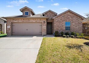 8460 Big Apple Dr in Fort Worth, TX - Building Photo