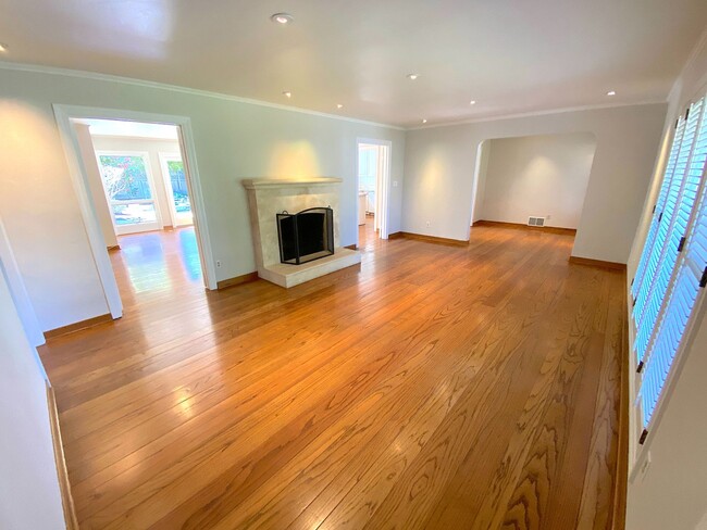 918 Clinton Rd in Los Altos, CA - Building Photo - Building Photo