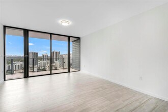 1000 Brickell Plaza in Miami, FL - Building Photo - Building Photo