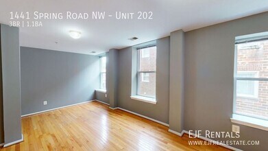 1441 Spring Rd NW in Washington, DC - Foto de edificio - Building Photo