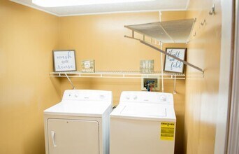 323 S McKinley Ave in Muncie, IN - Building Photo - Building Photo