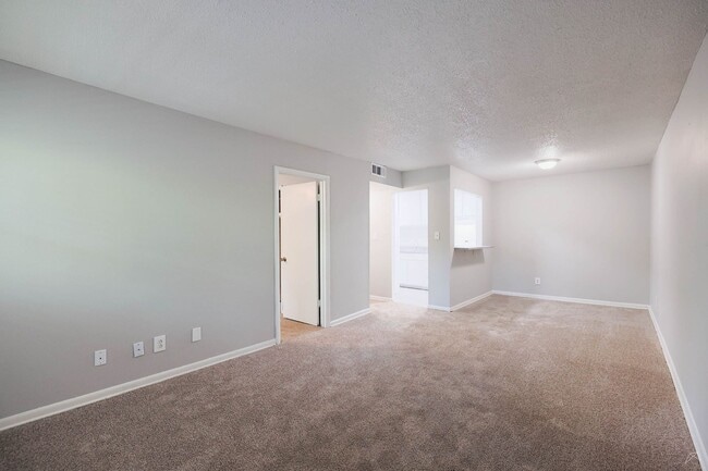 2213 Briarcliff Rd NE in Atlanta, GA - Building Photo - Building Photo