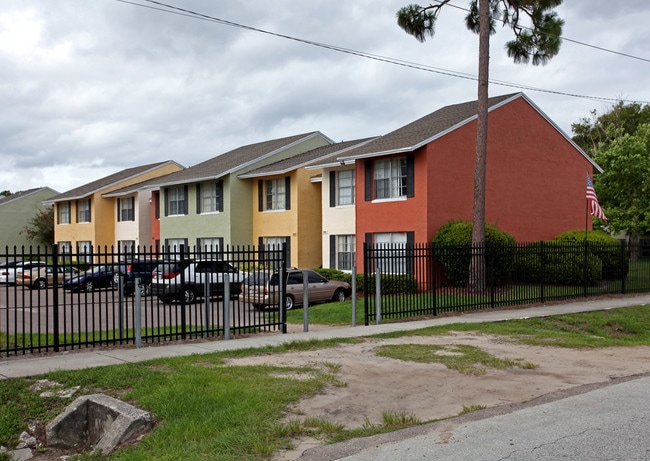 Pacifico Place Apartments in Orlando, FL - Foto de edificio - Building Photo