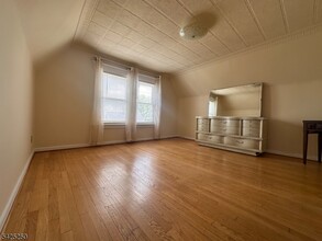 75 Elm St in Kearny, NJ - Building Photo - Building Photo