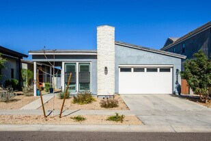 824 E Monte Wy in Phoenix, AZ - Building Photo