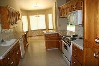 4825 West St in Goshen, CA - Building Photo - Building Photo