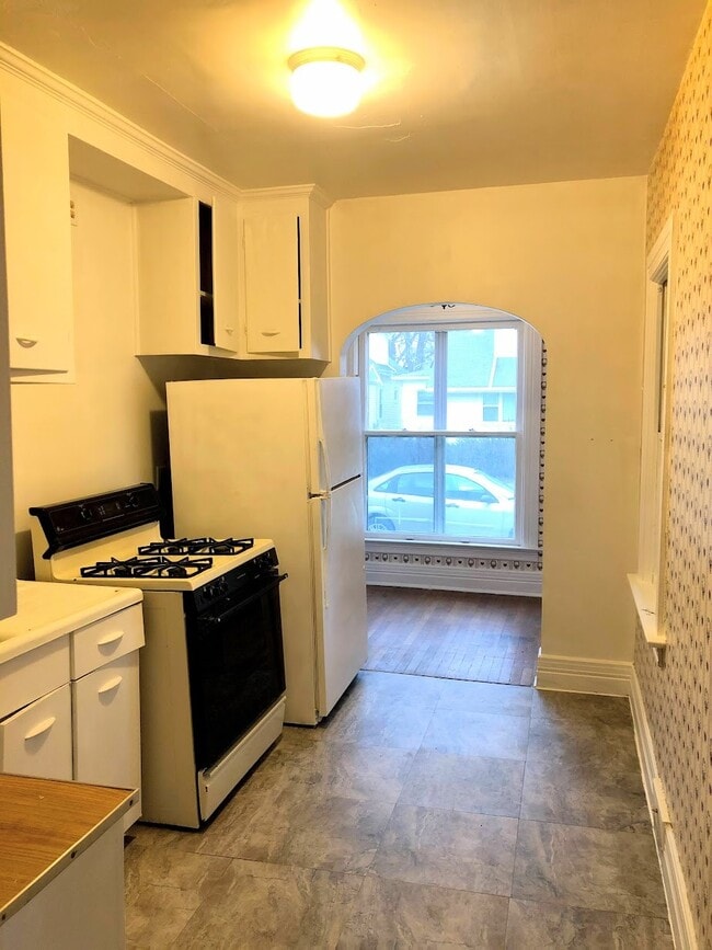 1977 Prospect Ave in Erie, PA - Foto de edificio - Building Photo