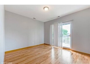 3905 W Van Buren St in Chicago, IL - Foto de edificio - Building Photo