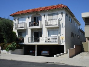 1446 Brockton Ave in Los Angeles, CA - Building Photo - Building Photo