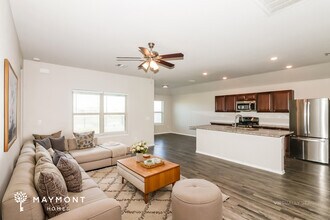 7407 Wolf Creek Ln, Unit 361-32 in Richmond, TX - Building Photo - Building Photo