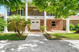 5065 Horseshoe Cir N in West Palm Beach, FL - Building Photo - Building Photo