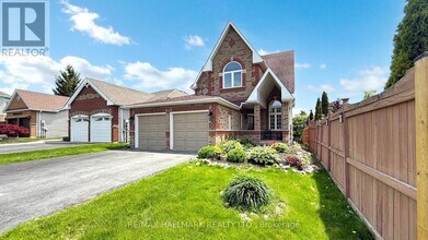 1035 Beatrice St E in Oshawa, ON - Building Photo - Building Photo