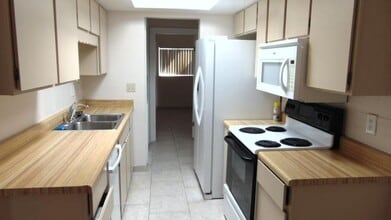 428 N Calle Del Diablo in Green Valley, AZ - Building Photo - Building Photo