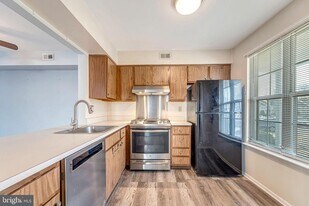 1707A Heatherstone Ct in Mount Laurel, NJ - Building Photo