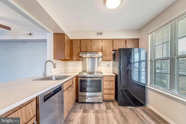 property at 1707A Heatherstone Ct