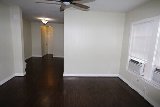 2515 Cleburne St in Houston, TX - Building Photo - Building Photo