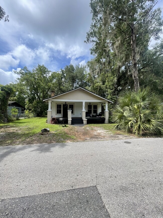 property at 903 NW 6th Ave