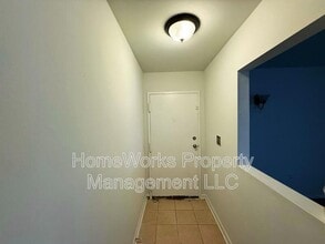 9633 White Acre Rd in Columbia, MD - Building Photo - Building Photo