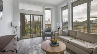 3030 Summer St, Unit 242 in Houston, TX - Building Photo