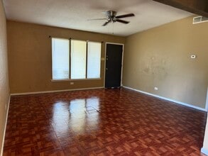 327 Sharon Dr in San Antonio, TX - Building Photo - Building Photo