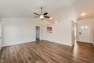 7612 Hidden Valley Ln in Indianapolis, IN - Building Photo - Building Photo