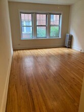 7502 N Hoyne Ave in Chicago, IL - Building Photo - Building Photo