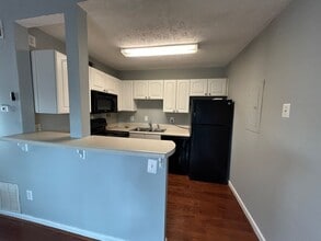 3850 Mulkey Cir SW in Marietta, GA - Foto de edificio - Building Photo