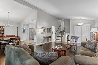 619 Leamington Ave in Wilmette, IL - Building Photo - Building Photo