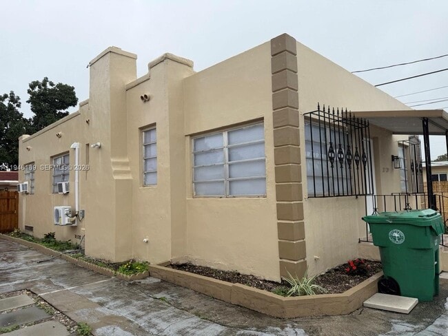 219 SW 21st Ave in Miami, FL - Building Photo - Building Photo