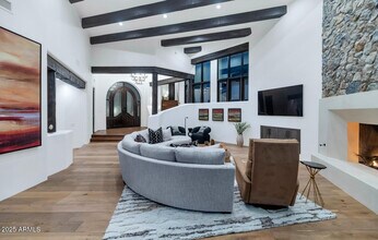 5810 E Cholla Ln in Paradise Valley, AZ - Building Photo - Building Photo