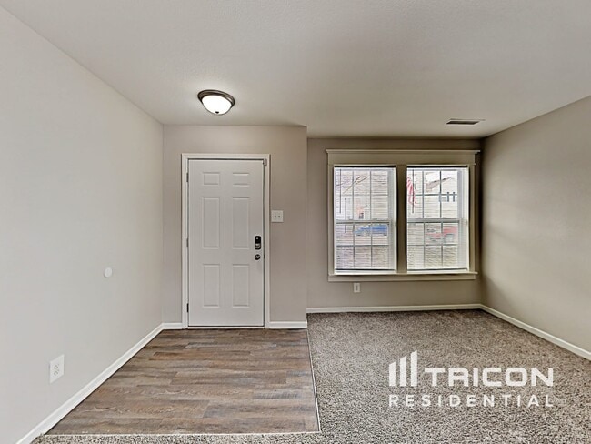 10864 Grace Dr in Ingalls, IN - Foto de edificio - Building Photo