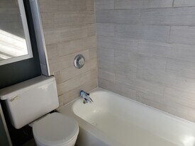 137 Carleton St, Unit 2 in Providence, RI - Building Photo