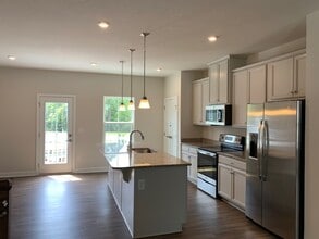 1746 Defiance Dr in Chesapeake, VA - Building Photo - Building Photo