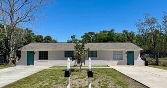 1029 hagle park rd in Bradenton, FL - Building Photo