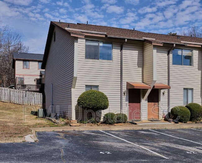 100 Buttercup Way in Taylors, SC - Building Photo - Building Photo