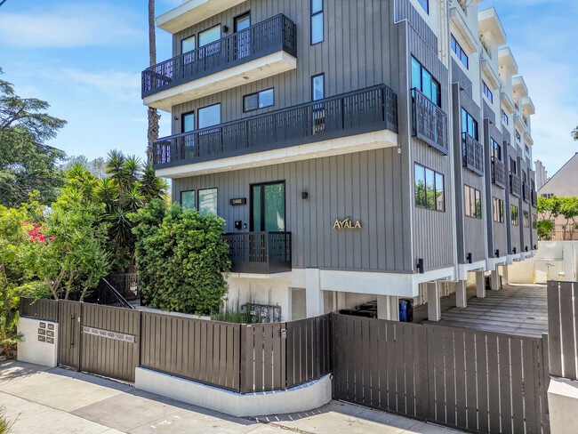 property at 1447 N Martel Ave