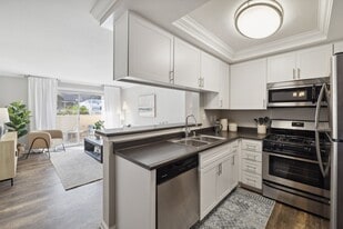 Shadow Ridge Apartment Homes in Simi Valley, CA - Building Photo